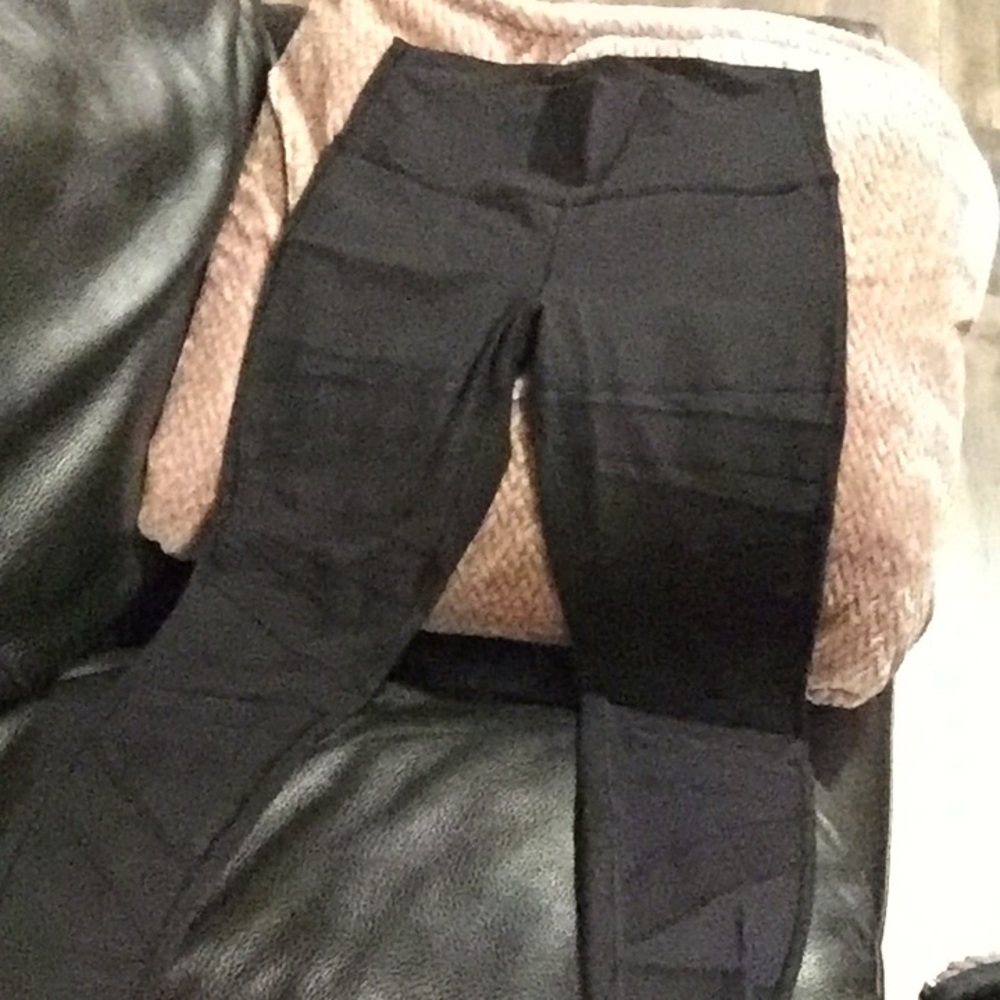 Mesh cut lulu lemon leggings